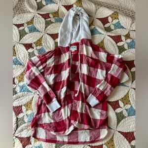 Vintage Y2K American Eagle red and gray plaid flannel hoodie. Size M